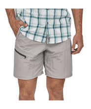 Load image into Gallery viewer, Men&#39;s Sandy Cay Shorts - 8 in.
